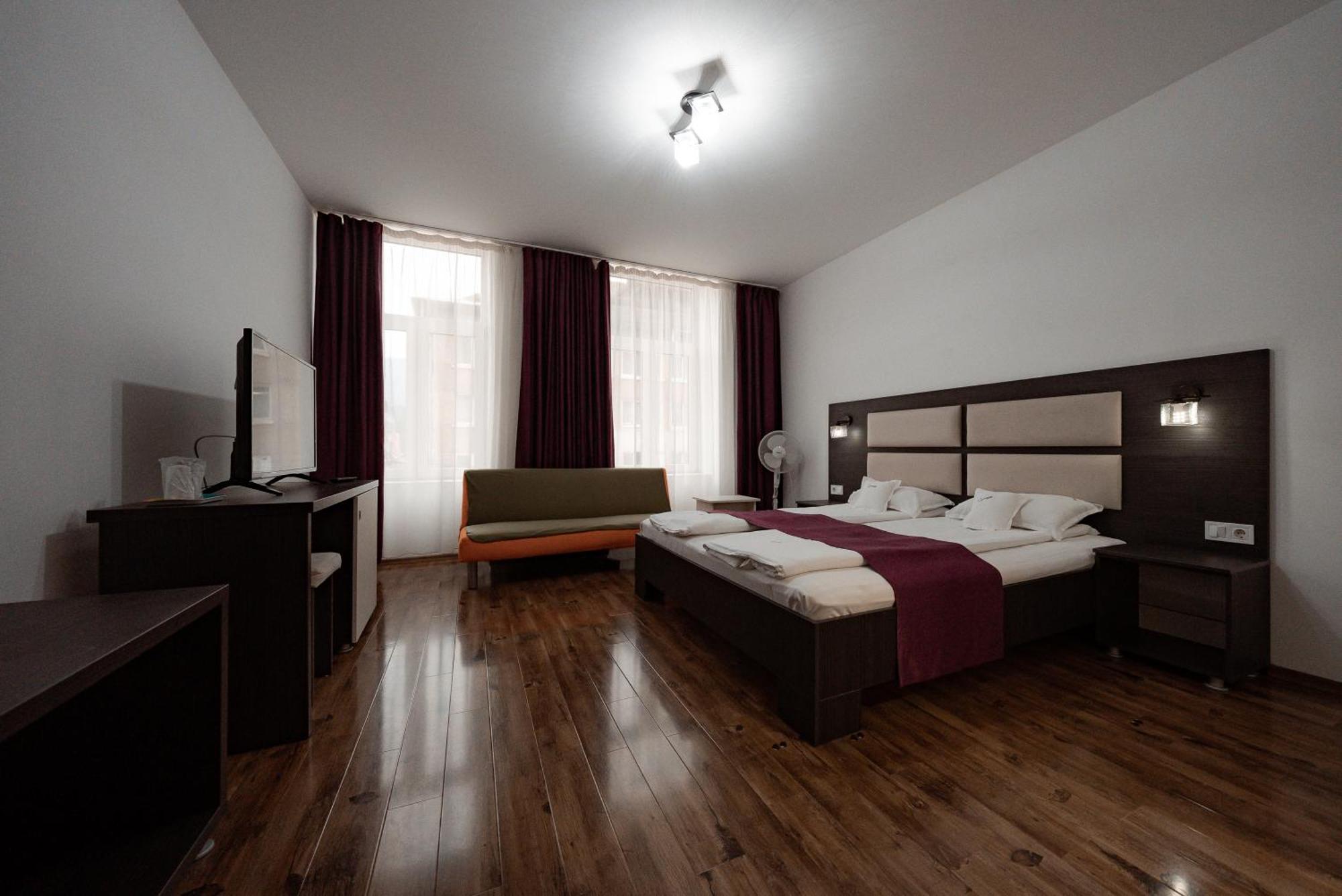 Quantum House Otel Vatra Dornei Dış mekan fotoğraf